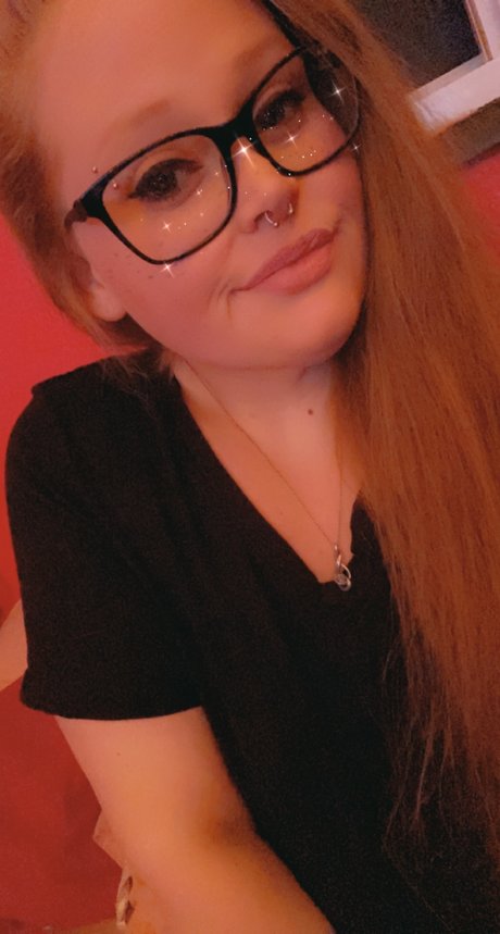 Sarbear model nude pics