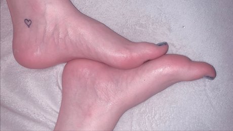 Porcelain Paws model nudes photo