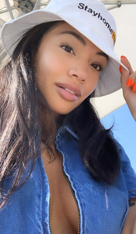 Reyna Morena art actress photo