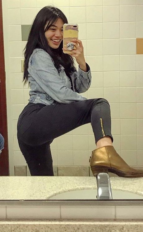 Reyna Morena pornstar exclusive photo