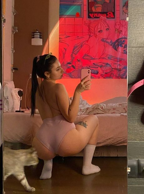 liroshka exclusive model pics