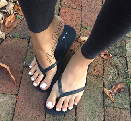 Lindabooxo naked model archive