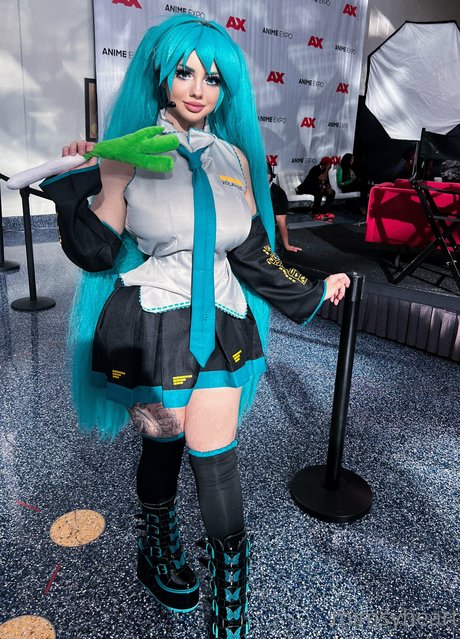 Mimsy adult model img