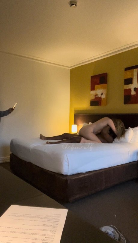 FunMum exclusive pornstar galleries