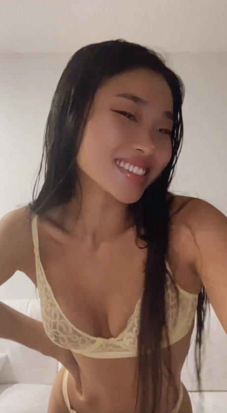 mimizow erotic model pictures