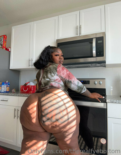 therealfyebottom sex model pics