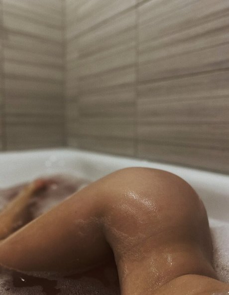 leather leggings onlyfans nude photo