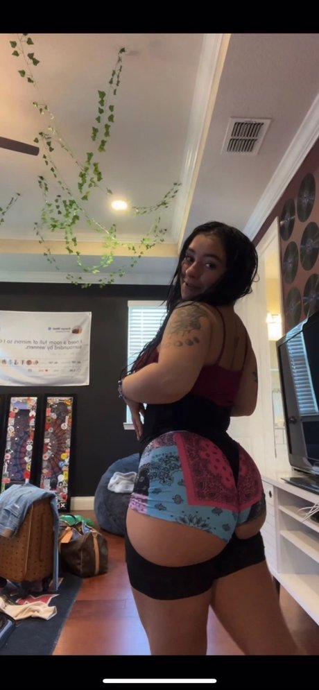 squat onlyfans hot naked pic