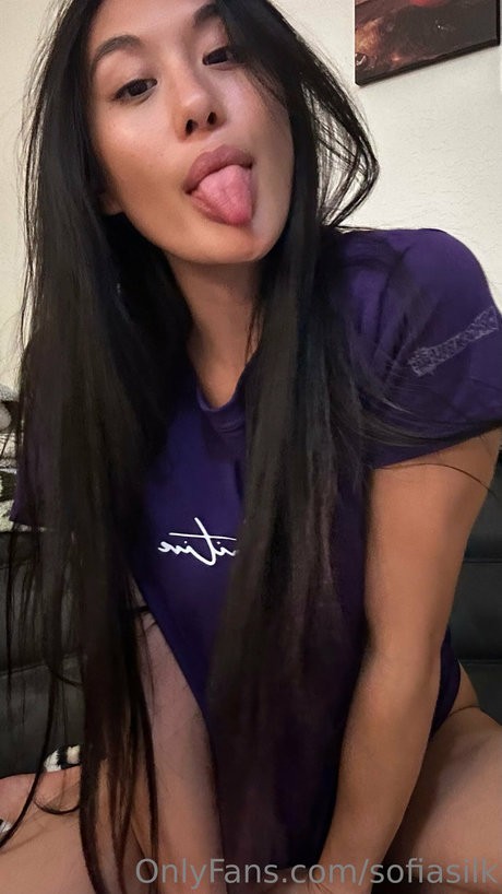 Sofia Silk naked actress photo