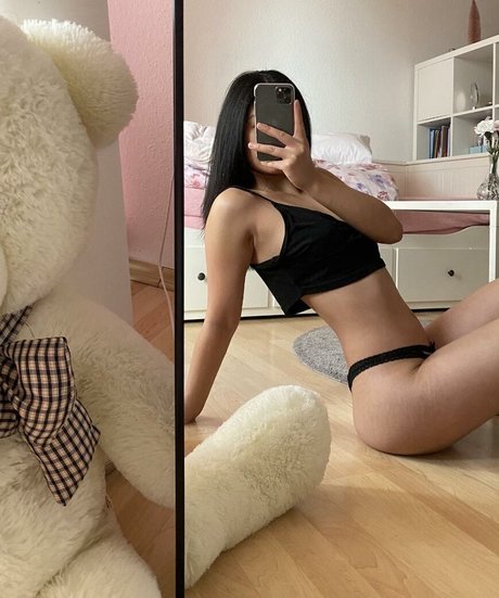 extreme onlyfans hot naked photo