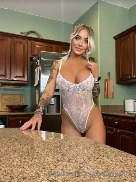 skinny shemale onlyfans sexy picture