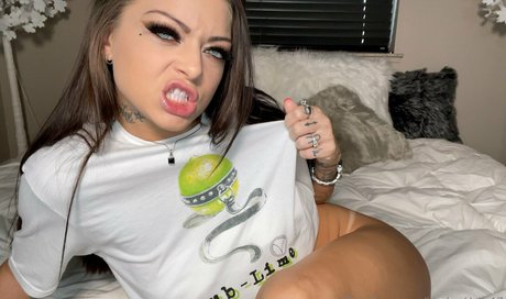 Kimber Veils erotic actress photos