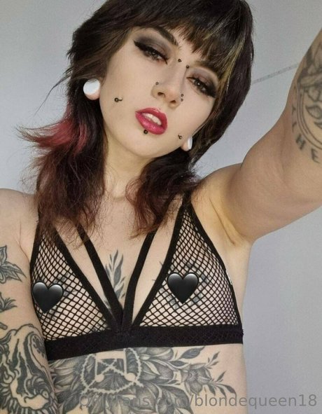 Pregnant Alexa model beautiful picture