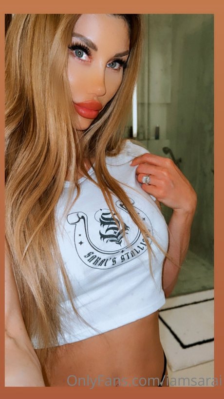 Sarai Rollins star porn photos