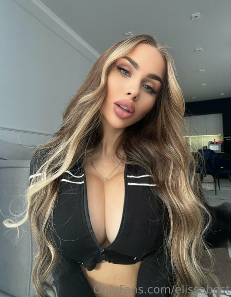 Elissabest naked model photo