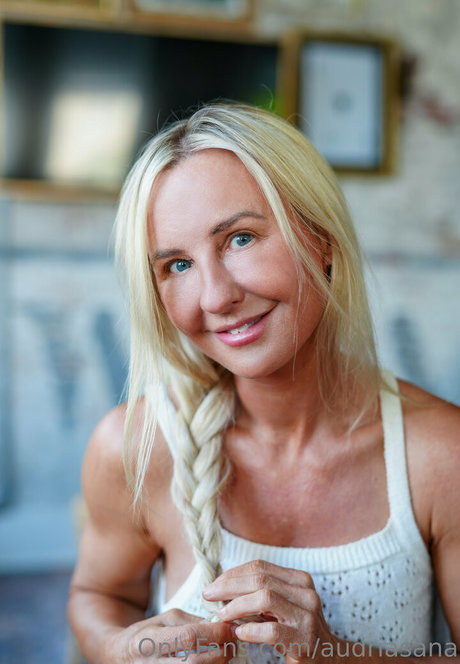 british blonde onlyfans porno img