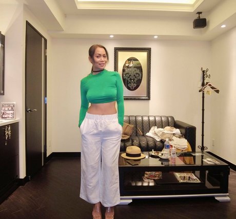 hotasiangranny top actress photos