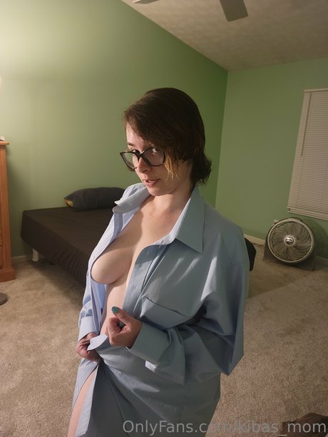 Kibas Mom pornstar naked images