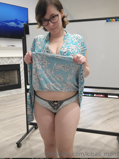 Kibas Mom exclusive actress archive