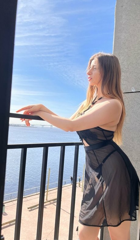 Elle Mira porn actress images