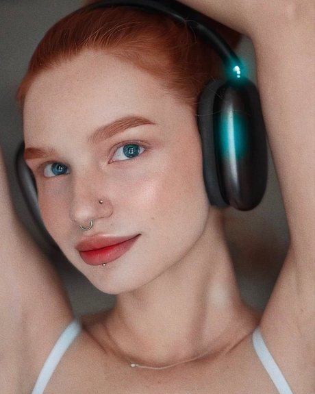 Myfoxyland model pretty pictures