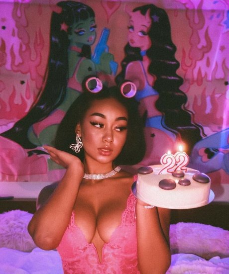 squat onlyfans beautiful image