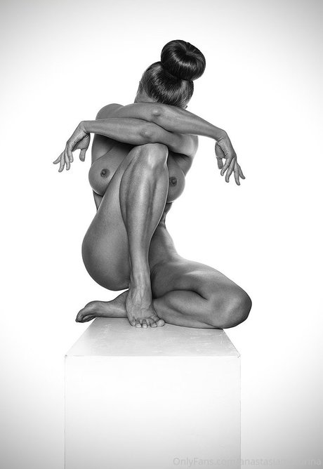 Anastasia Motorina model art img