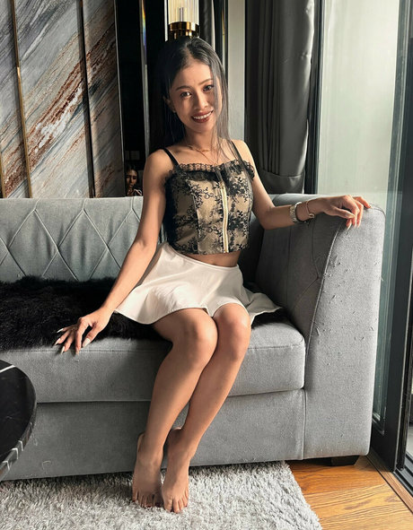 Tiny Alina erotic actress image