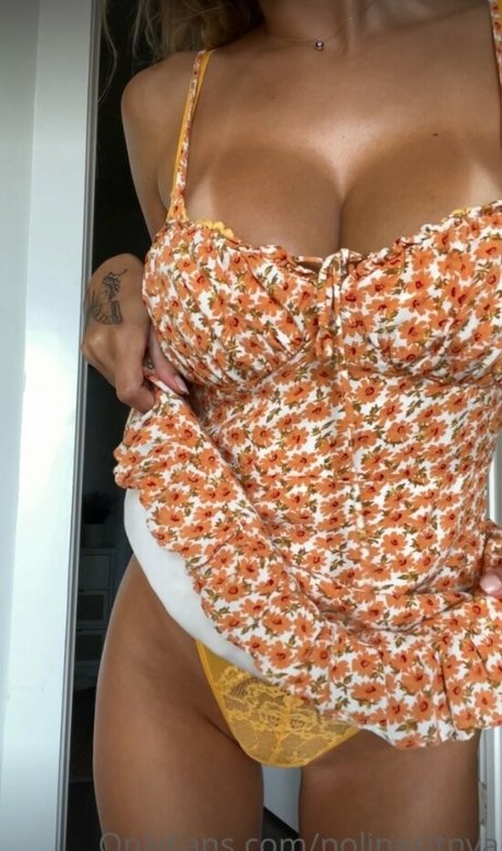 Polina Aurora naked star img