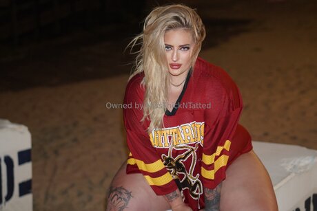 Miss Thick N Tatted nude pornstar img