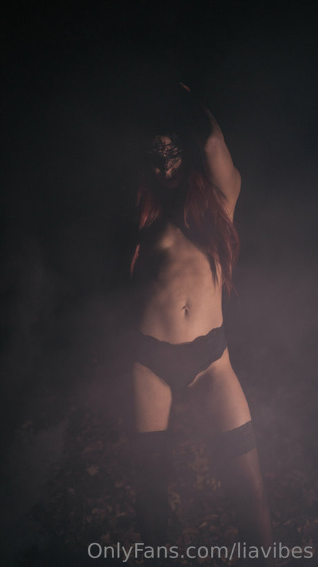 Liavibes model naked picture