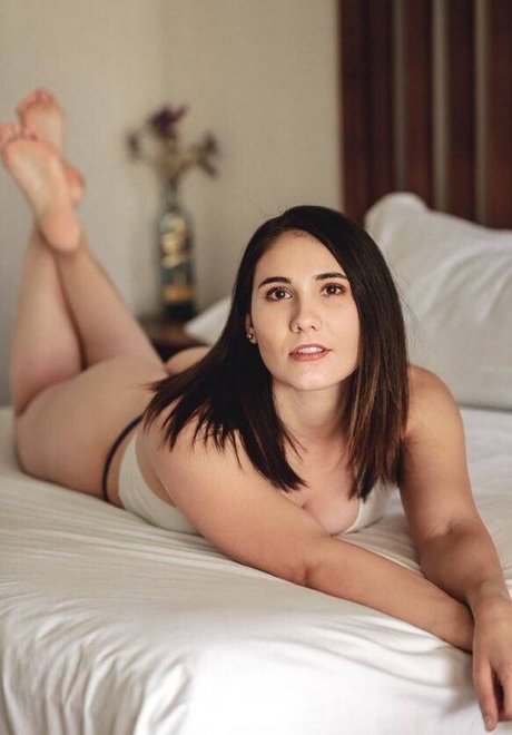 Caro Trueba pornstar pretty image