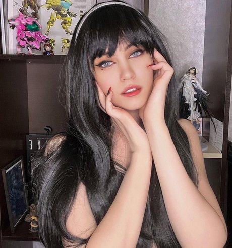 Lisyan Fox pornstar high quality photos