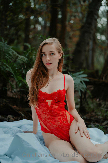 Kat ONLINE NOW erotic actress archive