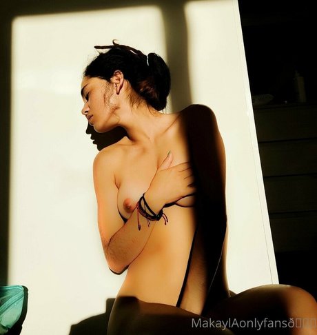 MakyMakys pornographic actress photos