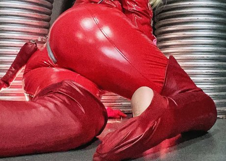 brunette onlyfans adult photos