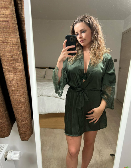 alinasweetness sexy star photo