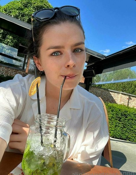 alinasweetness pretty model images