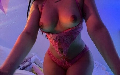 female popular onlyfans nudes pictures