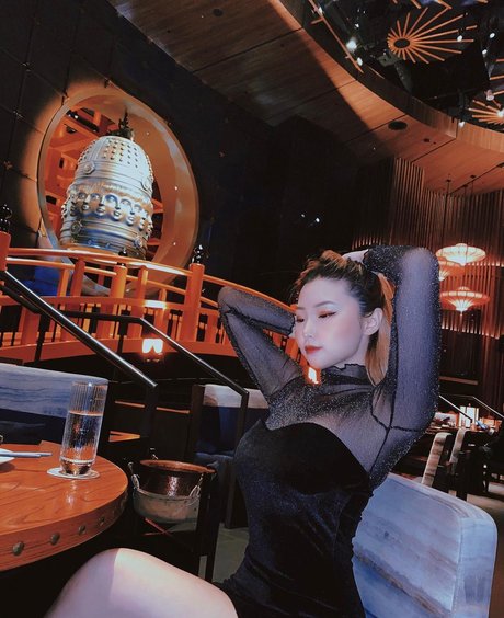 Bree Wales Covington model high quality images