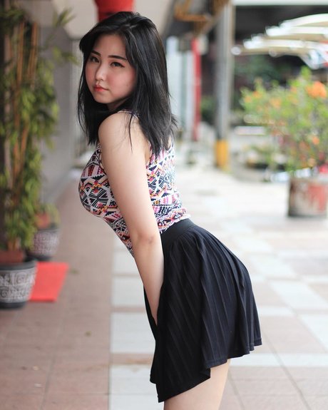 Bree Wales Covington nude model gallery