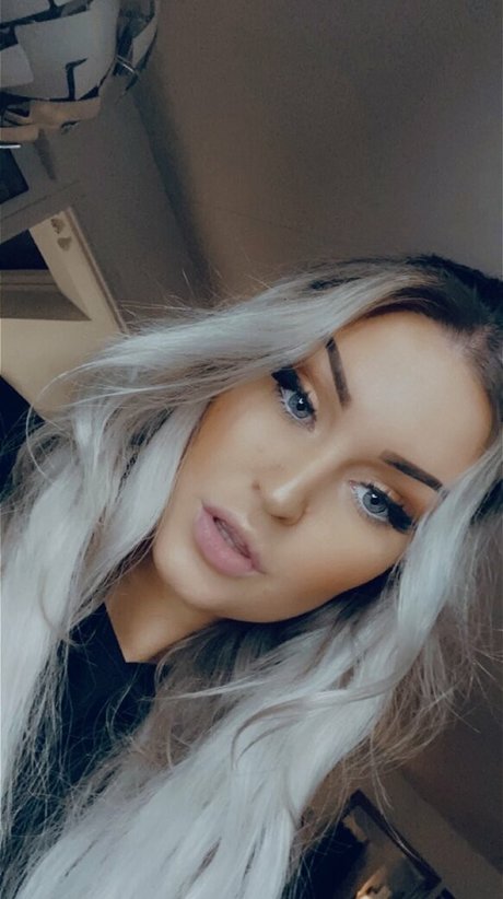 Scream Queen star best pictures