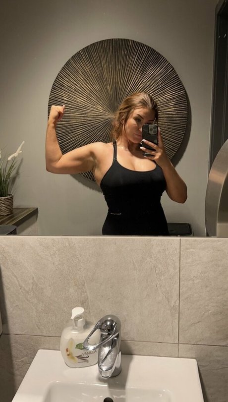 Scream Queen high quality actress galleries