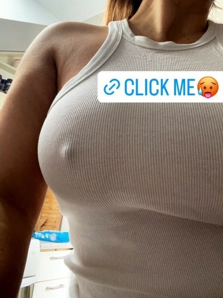 Scream Queen model erotic pics