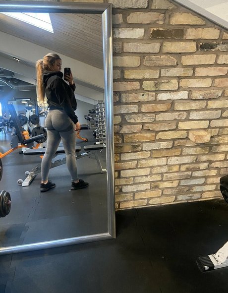 Scream Queen porn model archive