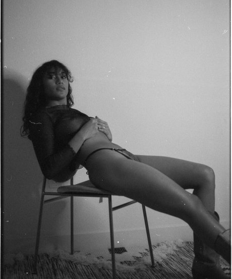 Sydney Park hd pornstar image