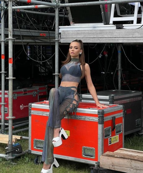 ebony smoking onlyfans xxx images