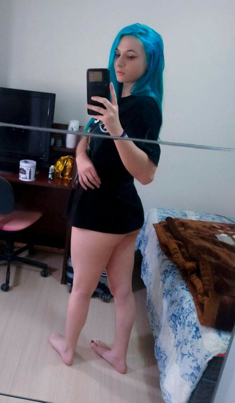 Ana Karolina Eisen nude model image