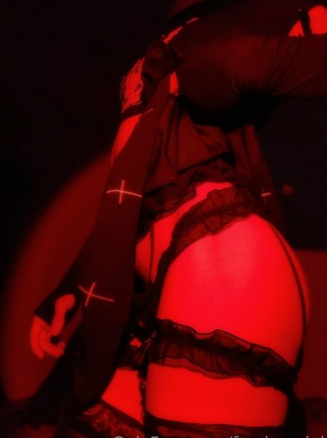 skinny milf onlyfans art naked galleries