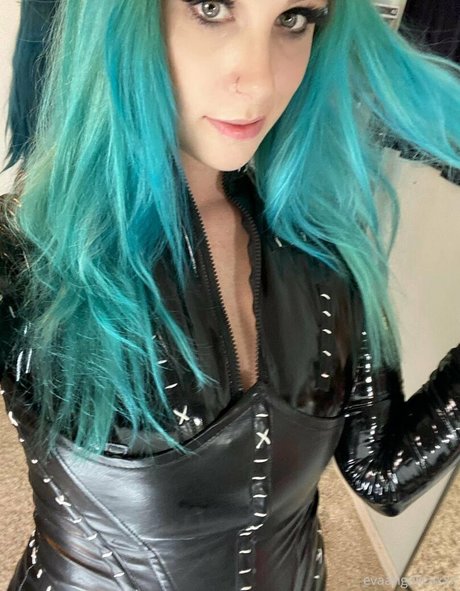 eva rocksttv model exclusive pics